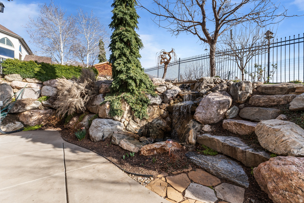 1582 HIDDEN SPRINGS PKWY Fruit Heights, UT 84037