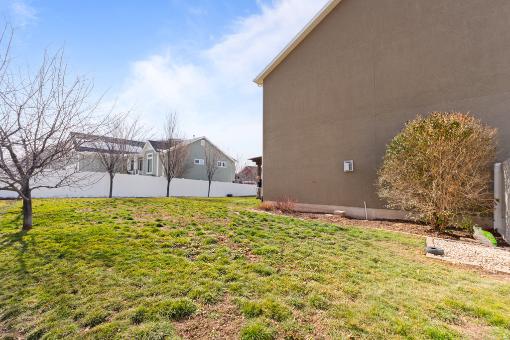 1368 E 275 S Layton, UT 84040