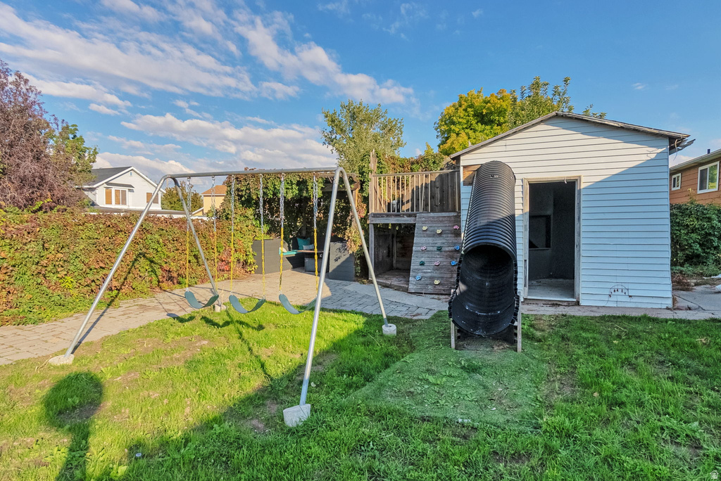 3246 W ROYALWOOD DR Taylorsville, UT 84129