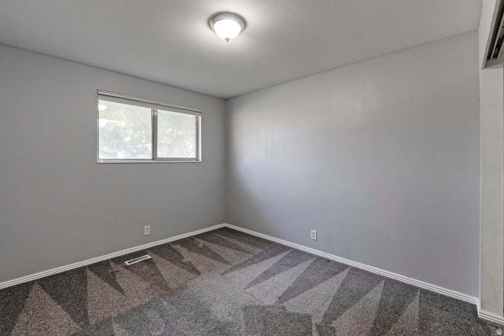 3246 W ROYALWOOD DR Taylorsville, UT 84129