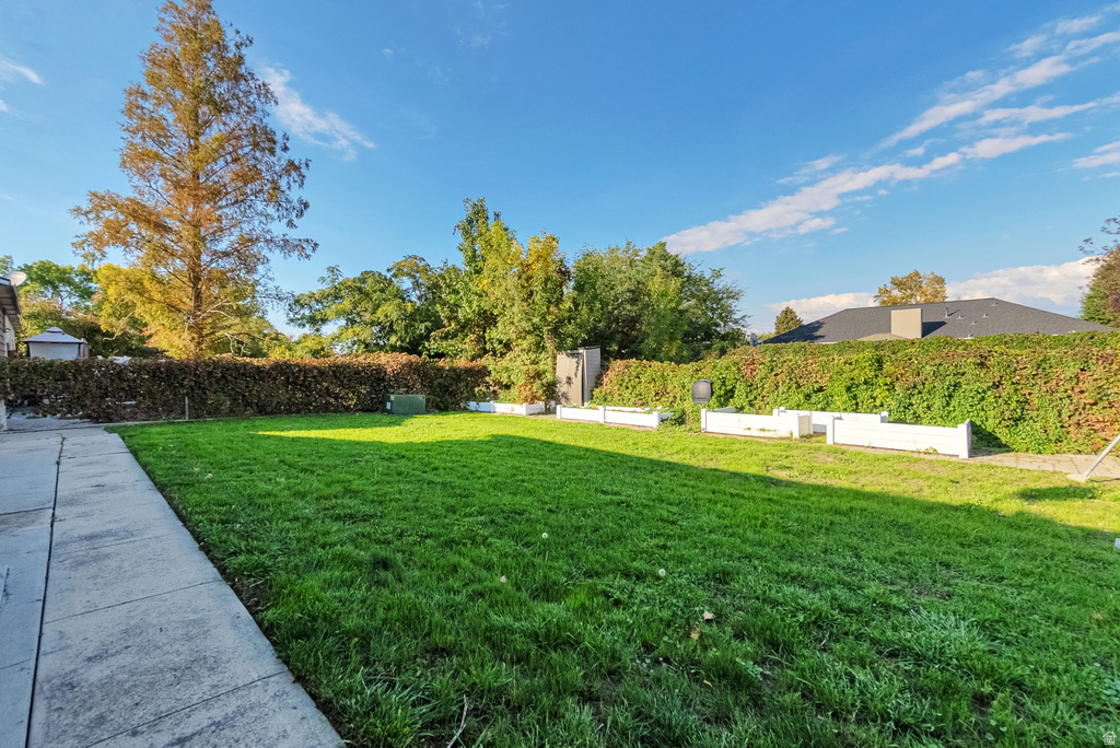 3246 W ROYALWOOD DR Taylorsville, UT 84129