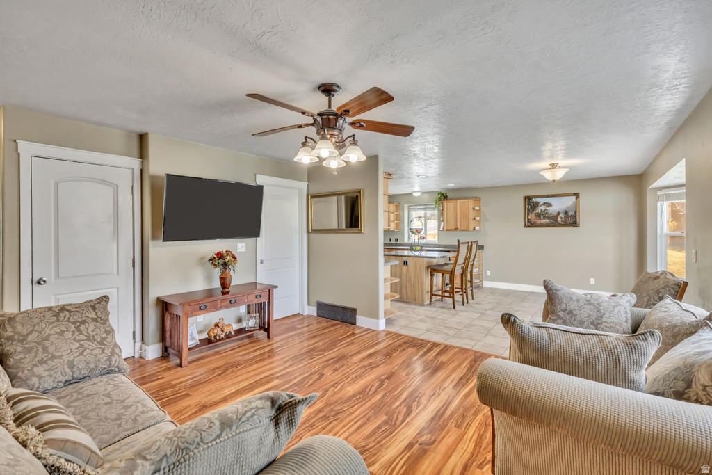 332 W HILLSIDE DR Saratoga Springs, UT 84045