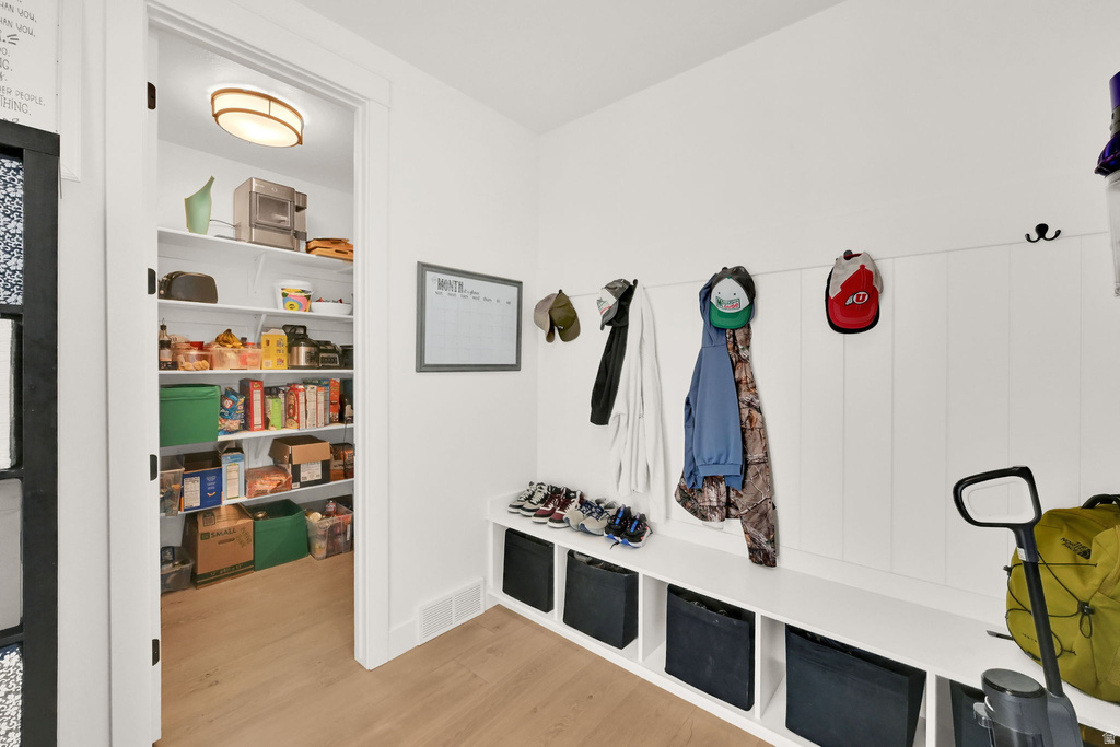 943 S CANDLELIGHT DR Saratoga Springs, UT 84045