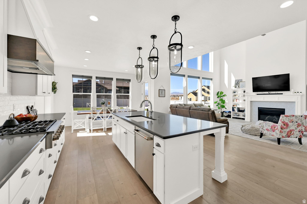 943 S CANDLELIGHT DR Saratoga Springs, UT 84045