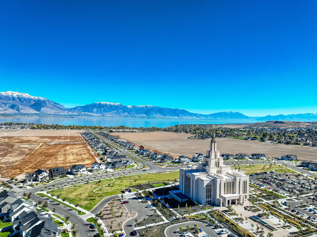 943 S CANDLELIGHT DR Saratoga Springs, UT 84045