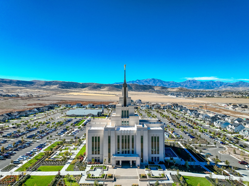 943 S CANDLELIGHT DR Saratoga Springs, UT 84045