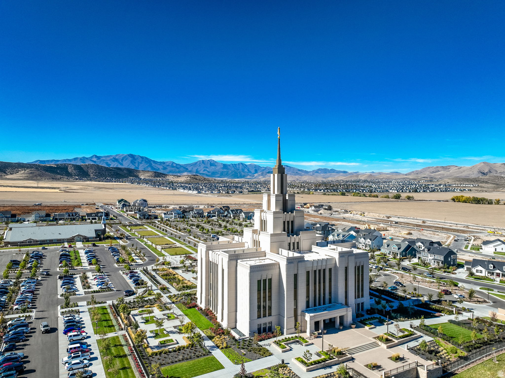 943 S CANDLELIGHT DR Saratoga Springs, UT 84045