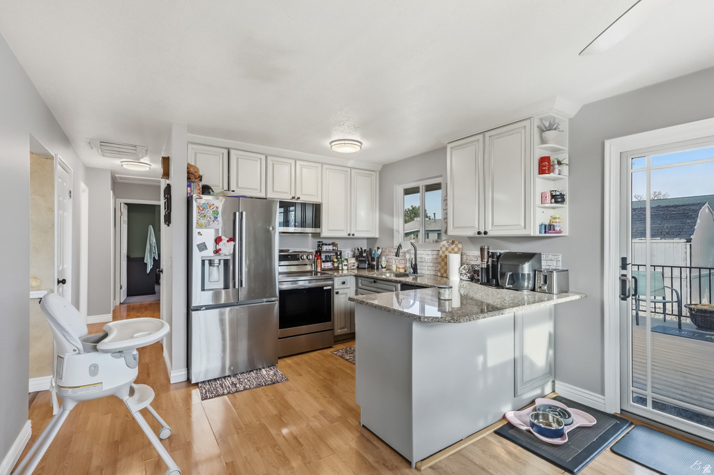 5890 W SWANBRIDGE DR Kearns, UT 84118