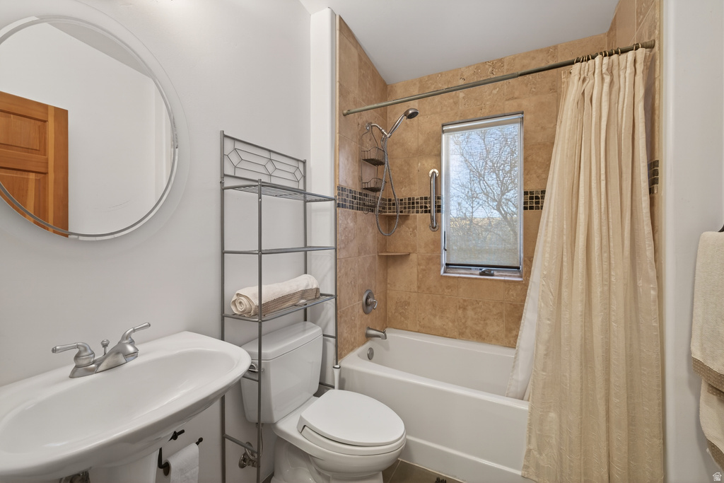 111 W ABBY RD Bluff, UT 84512