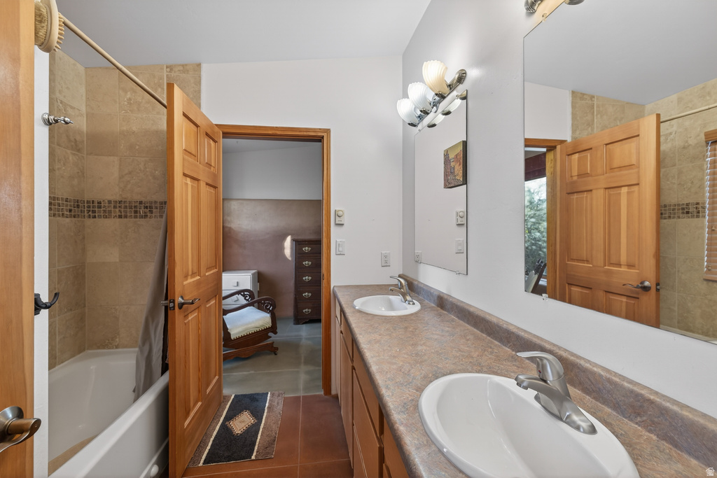 111 W ABBY RD Bluff, UT 84512