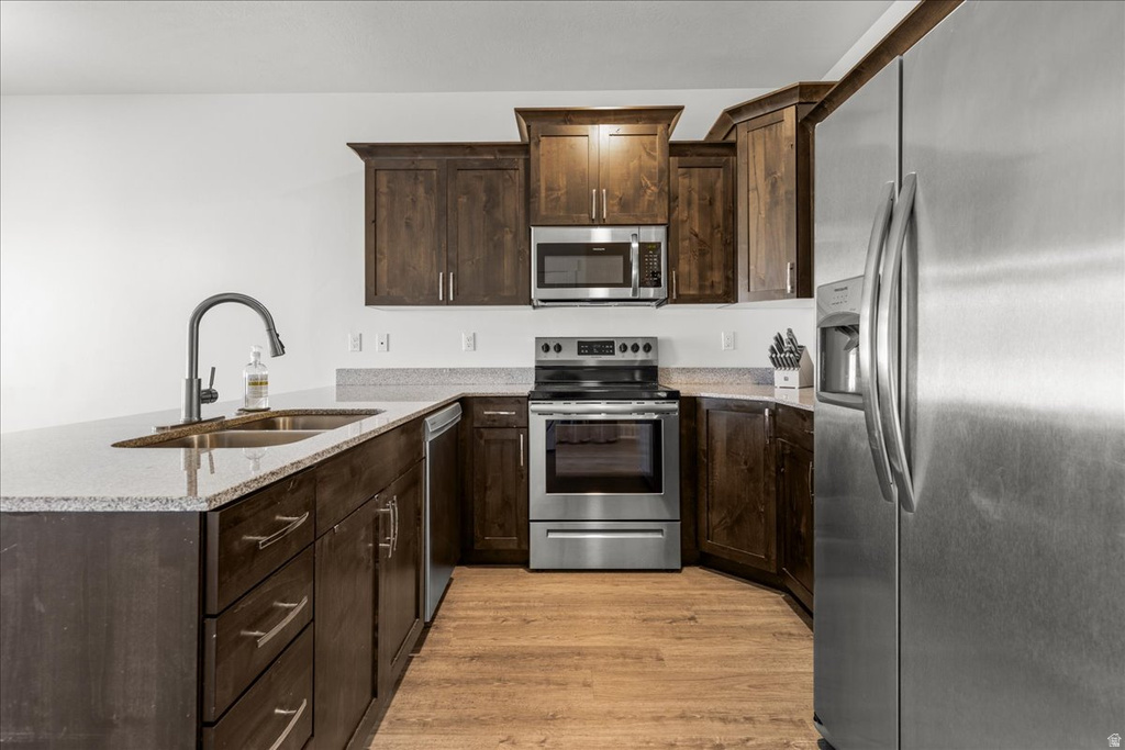 826 N GLENEAGLES CT Tooele, UT 84074