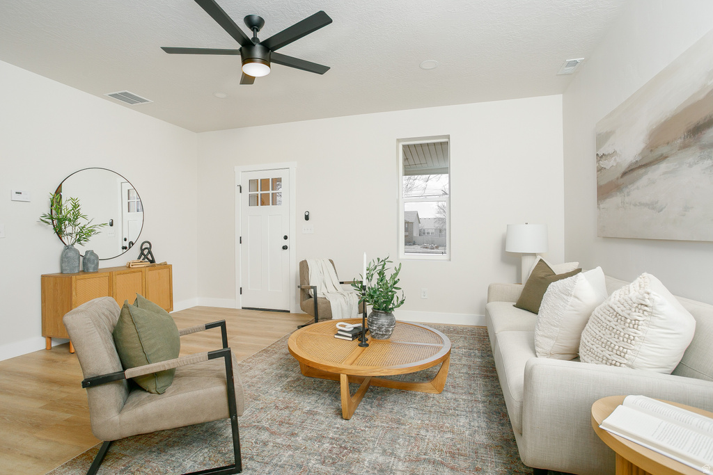 2098 W 700 S Syracuse, UT 84075