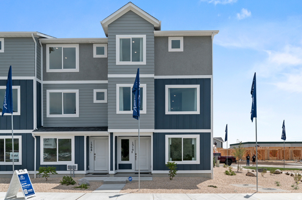 298 E 1275 S #108 Harrisville, UT 84404