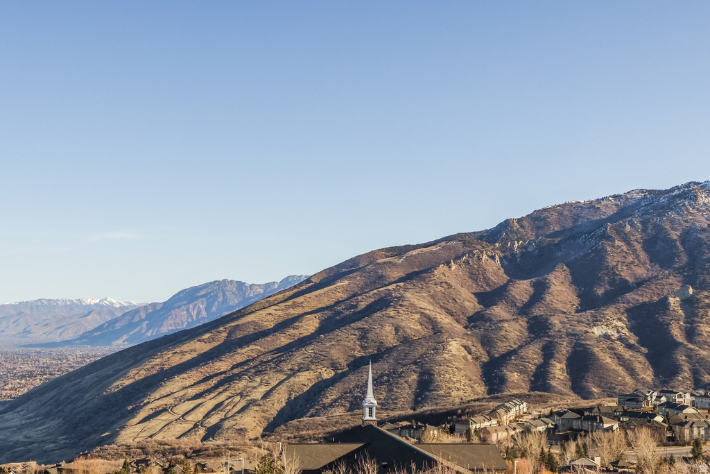 1907 E ASPEN LEAF PL Draper, UT 84020