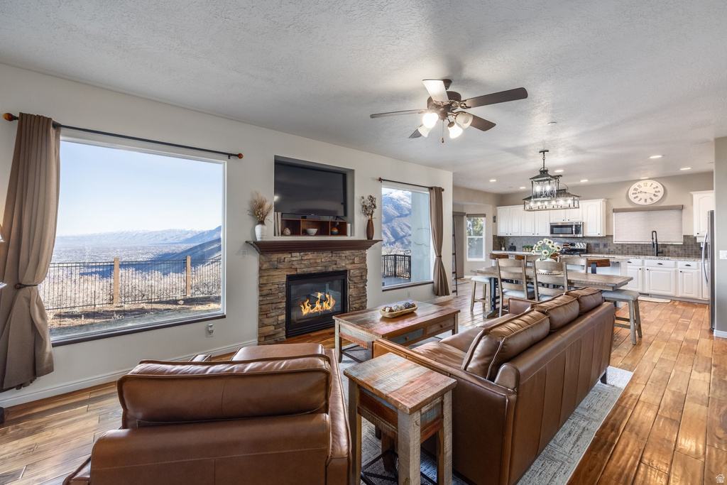 1907 E ASPEN LEAF PL Draper, UT 84020