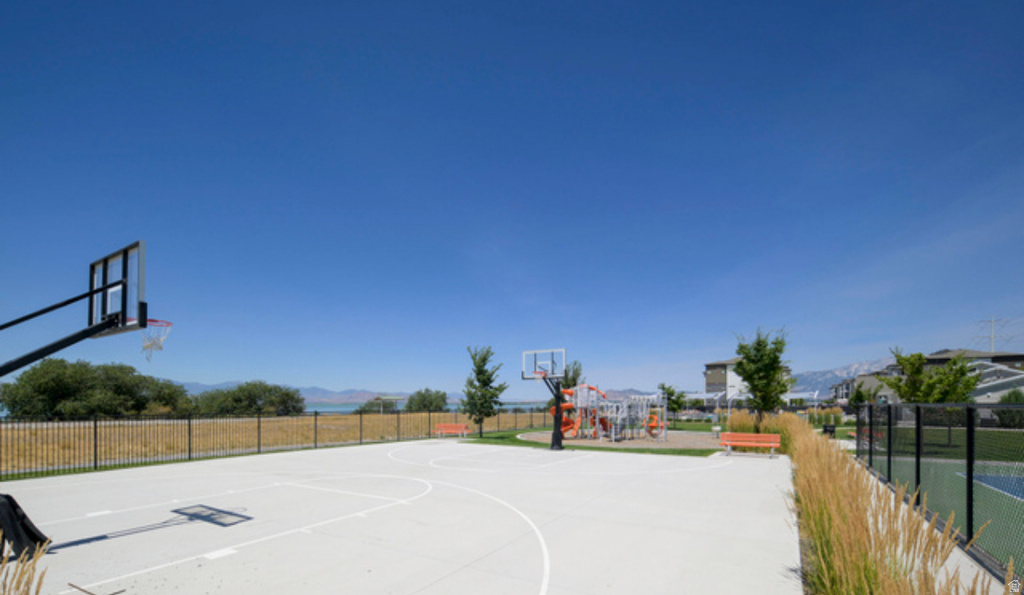 689 N 380 W Vineyard, UT 84059