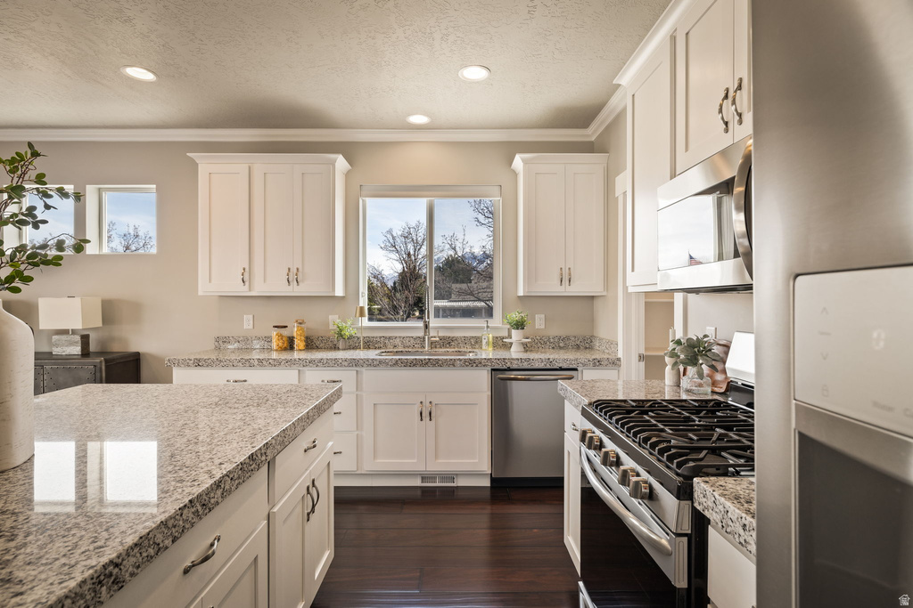 1622 W BECKS BEND LN South Jordan, UT 84095