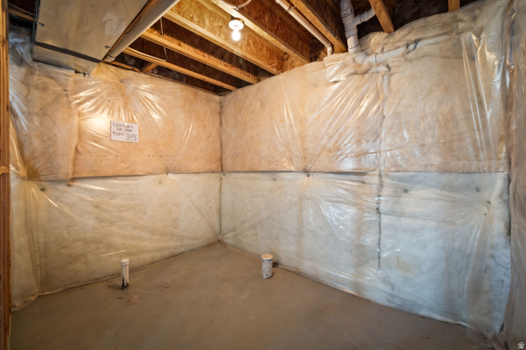 1622 W BECKS BEND LN South Jordan, UT 84095