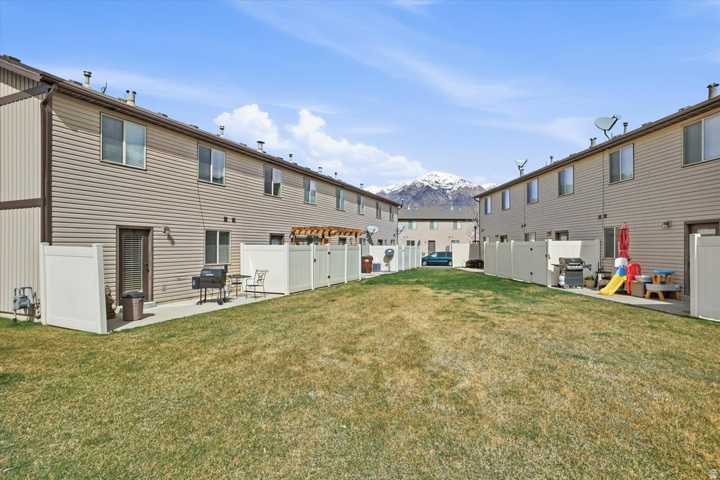 1912 N 300 W Harrisville, UT 84414