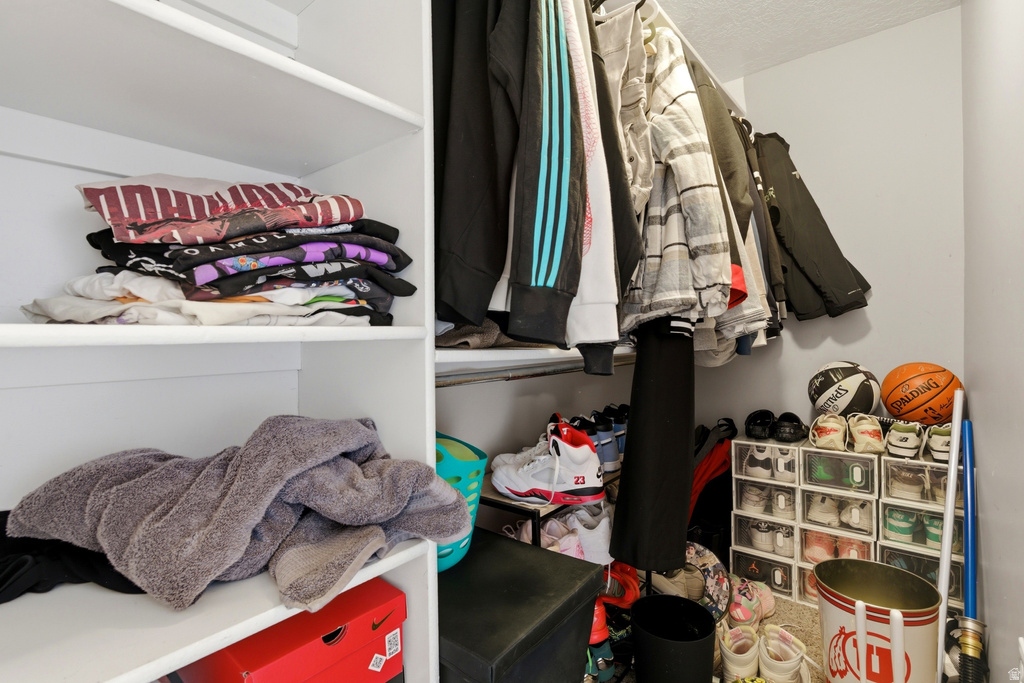 7588 S JORDAN DL West Jordan, UT 84084