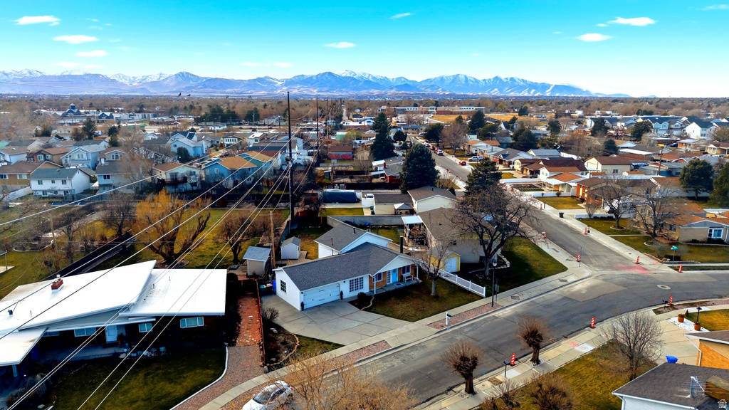 7588 S JORDAN DL West Jordan, UT 84084