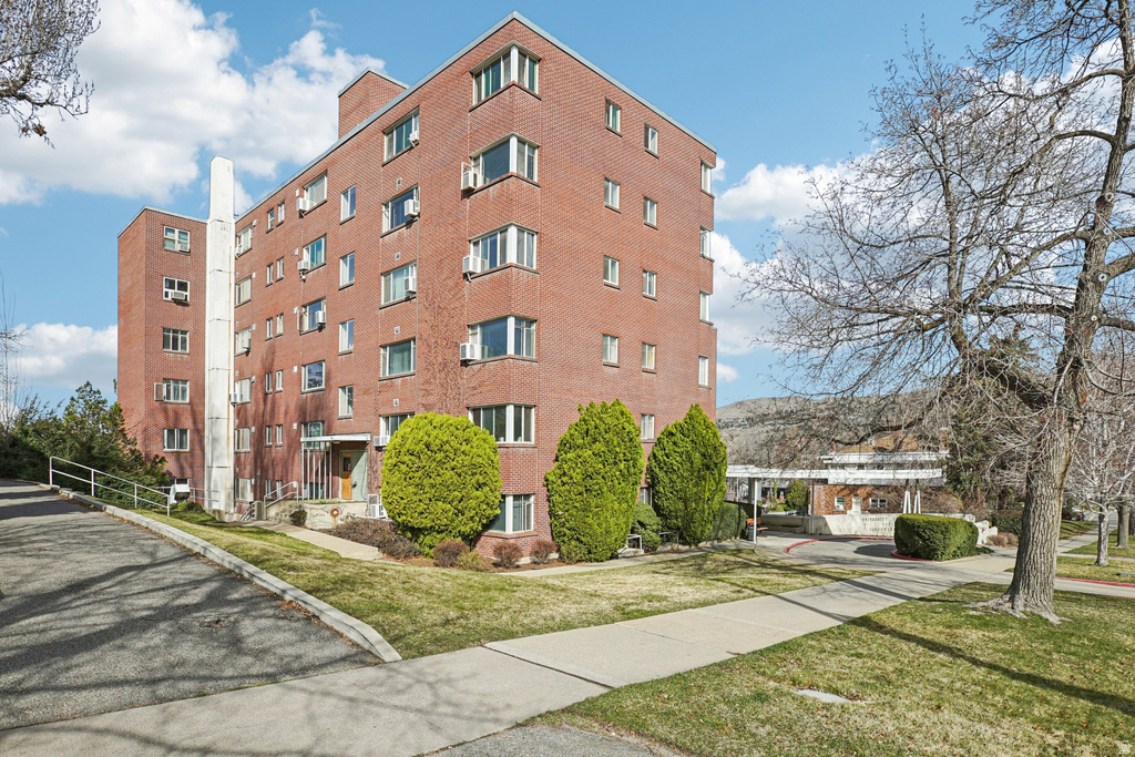 130 S 1300 E #302 Salt Lake City, UT 84102