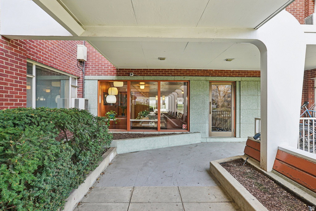 130 S 1300 E #302 Salt Lake City, UT 84102