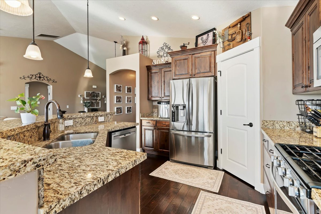 6521 S MOUNT ADAMS DR West Valley City, UT 84118