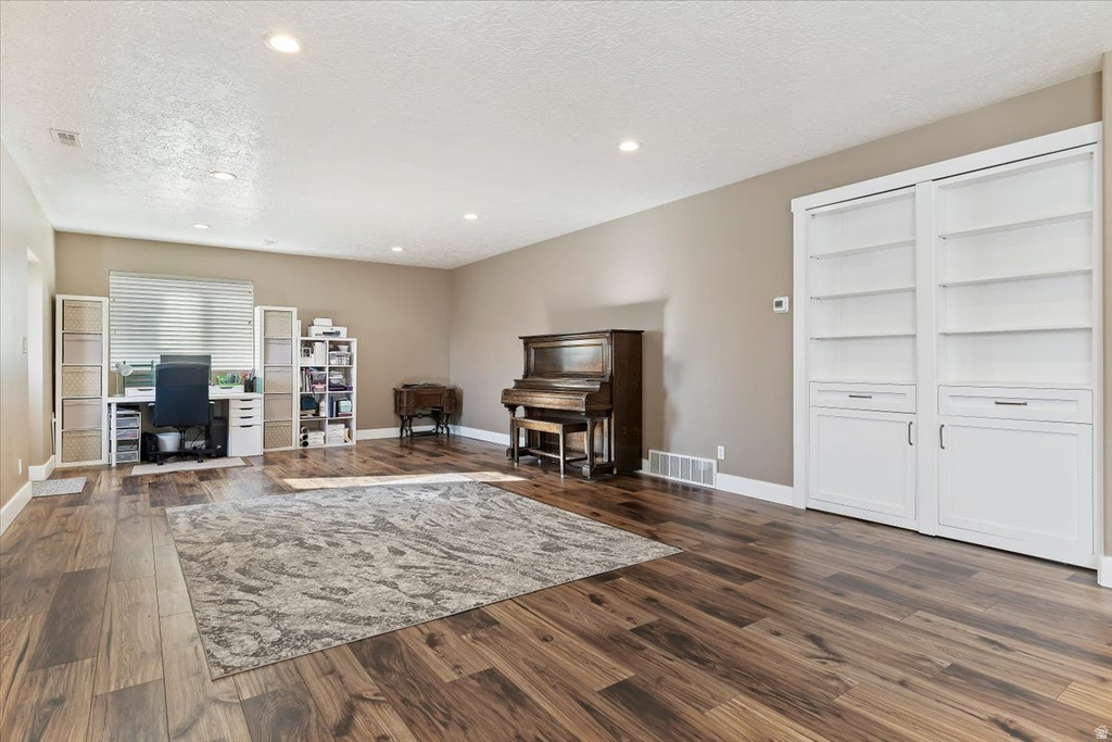 6521 S MOUNT ADAMS DR West Valley City, UT 84118