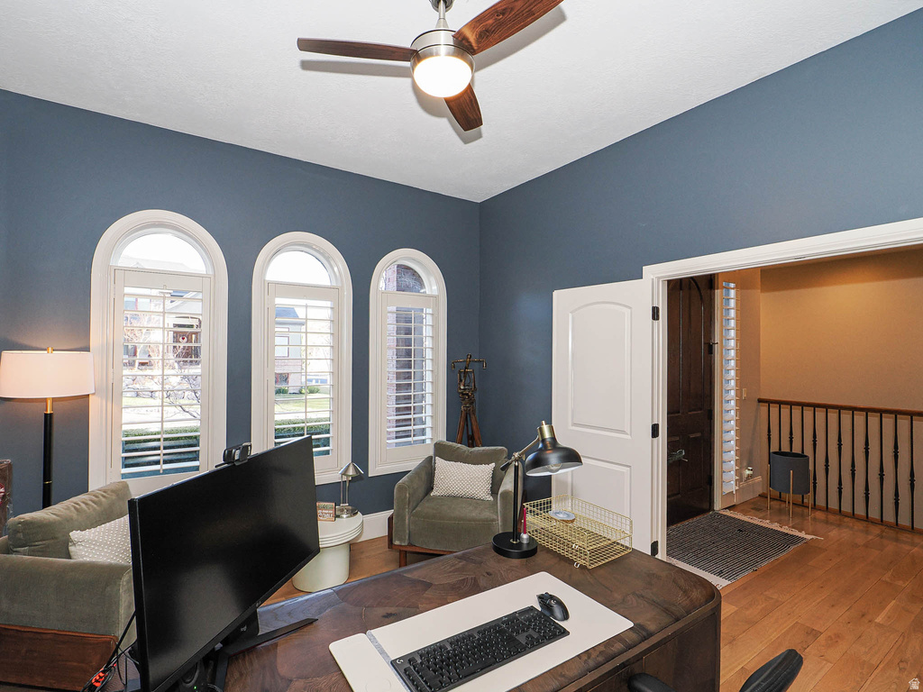 515 E TANGLEWOOD LOOP North Salt Lake, UT 84054