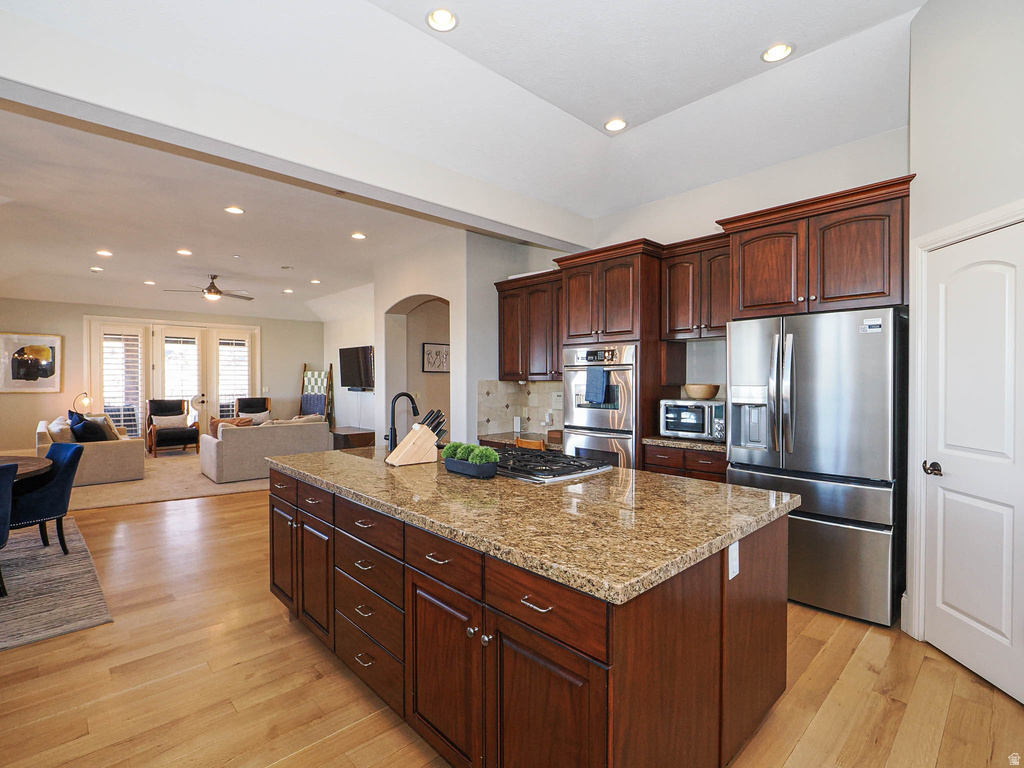 515 E TANGLEWOOD LOOP North Salt Lake, UT 84054