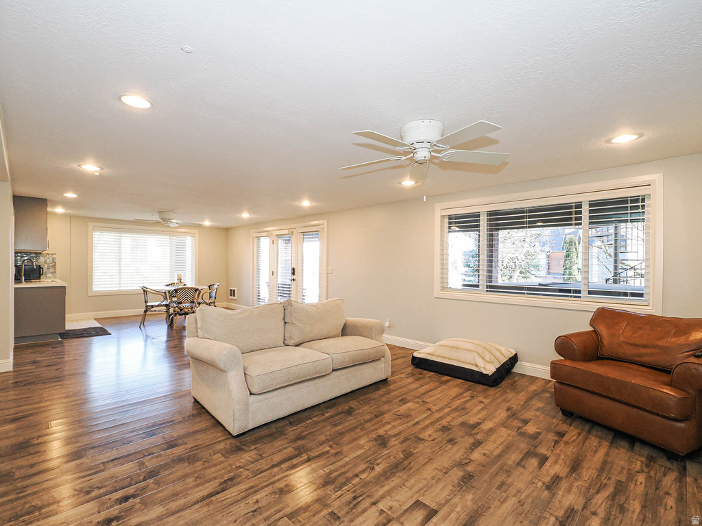 515 E TANGLEWOOD LOOP North Salt Lake, UT 84054