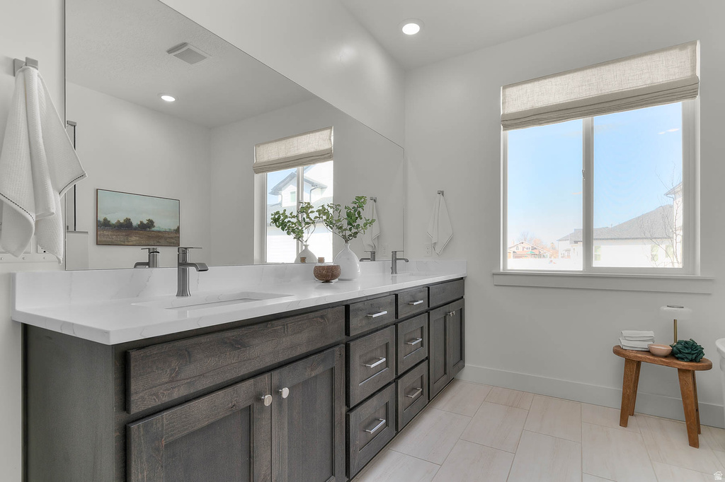 2291 E PARKSIDE CIR South Ogden, UT 84403