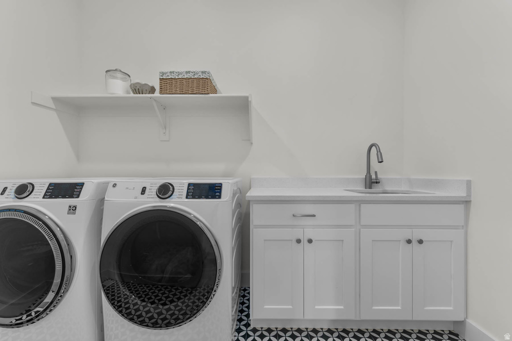 2291 E PARKSIDE CIR South Ogden, UT 84403