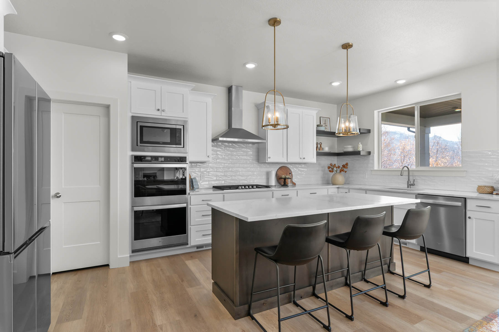 2291 E PARKSIDE CIR South Ogden, UT 84403