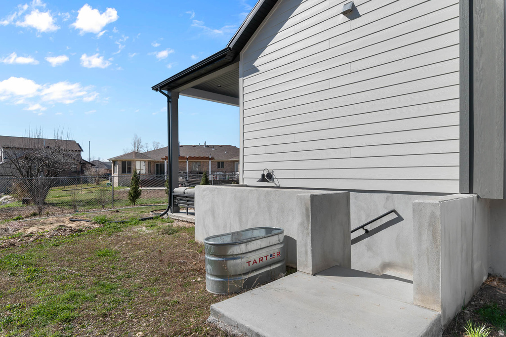 2291 E PARKSIDE CIR South Ogden, UT 84403