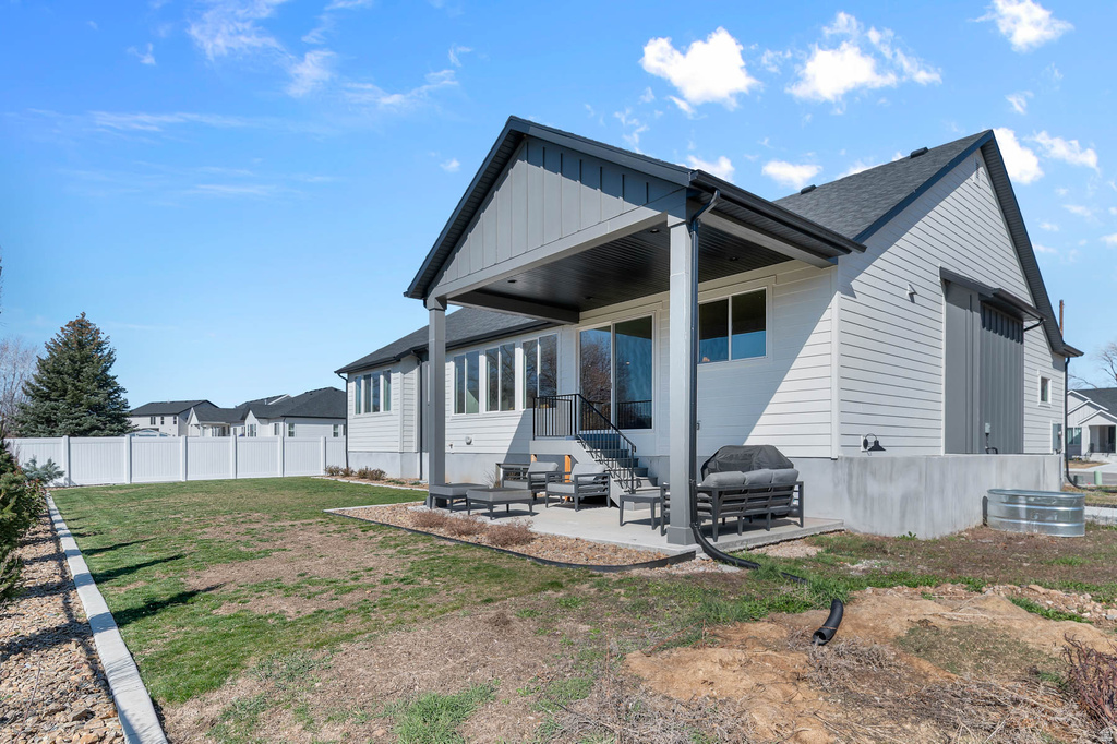 2291 E PARKSIDE CIR South Ogden, UT 84403