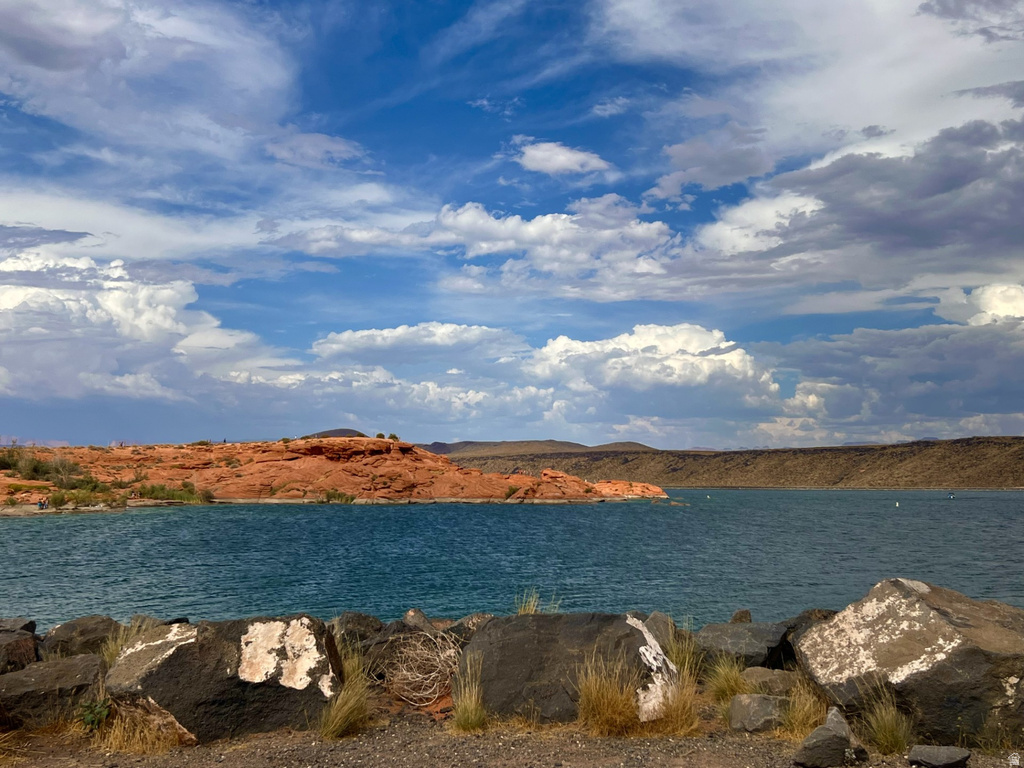 5035 W 3175 S Hurricane, UT 84737