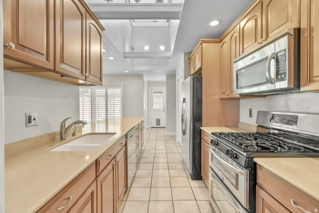 4987 S BEAVERBROOK LN Salt Lake City, UT 84117