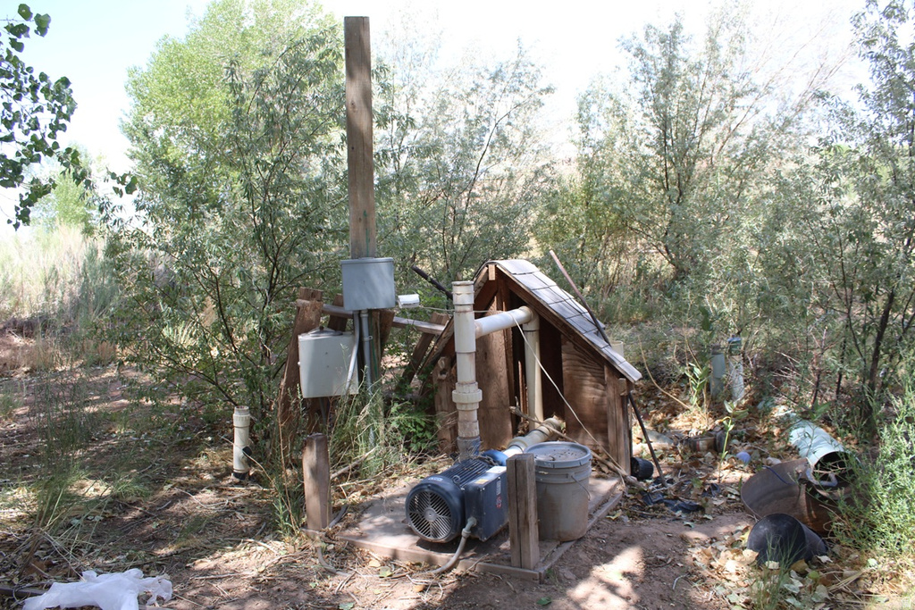 700 E 725 N Hanksville, UT 84734