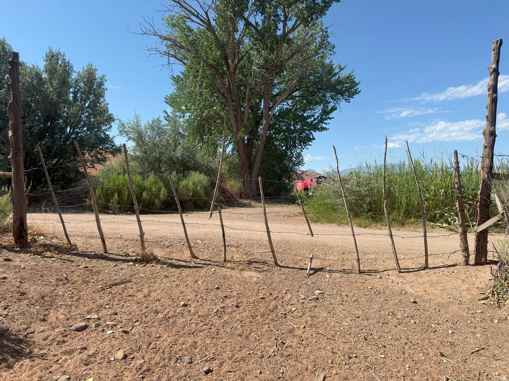 700 E 725 N Hanksville, UT 84734