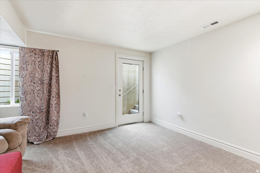 1251 N 2525 W Clinton, UT 84015