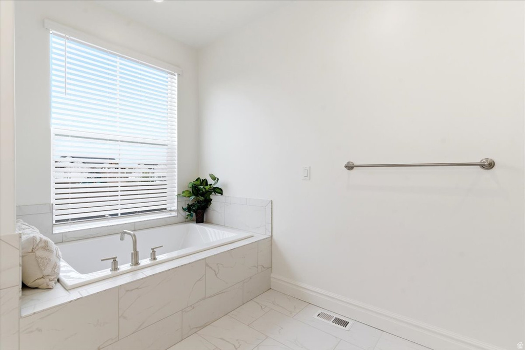 1251 N 2525 W Clinton, UT 84015