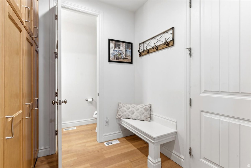 1251 N 2525 W Clinton, UT 84015