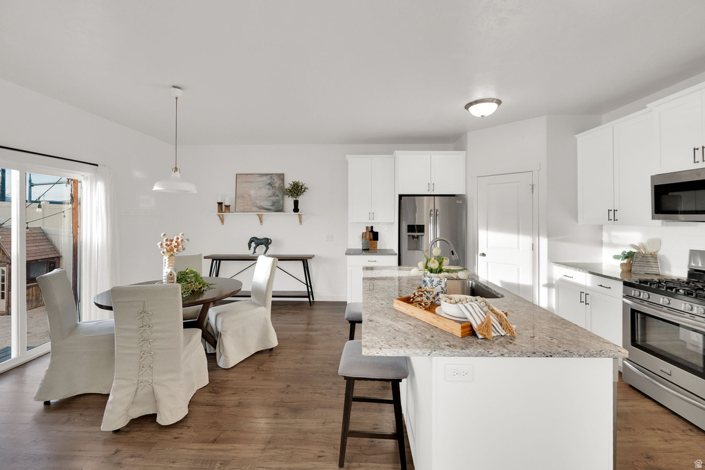 437 S BURR OAK LN Saratoga Springs, UT 84045