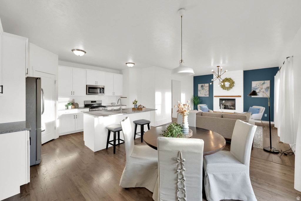 437 S BURR OAK LN Saratoga Springs, UT 84045