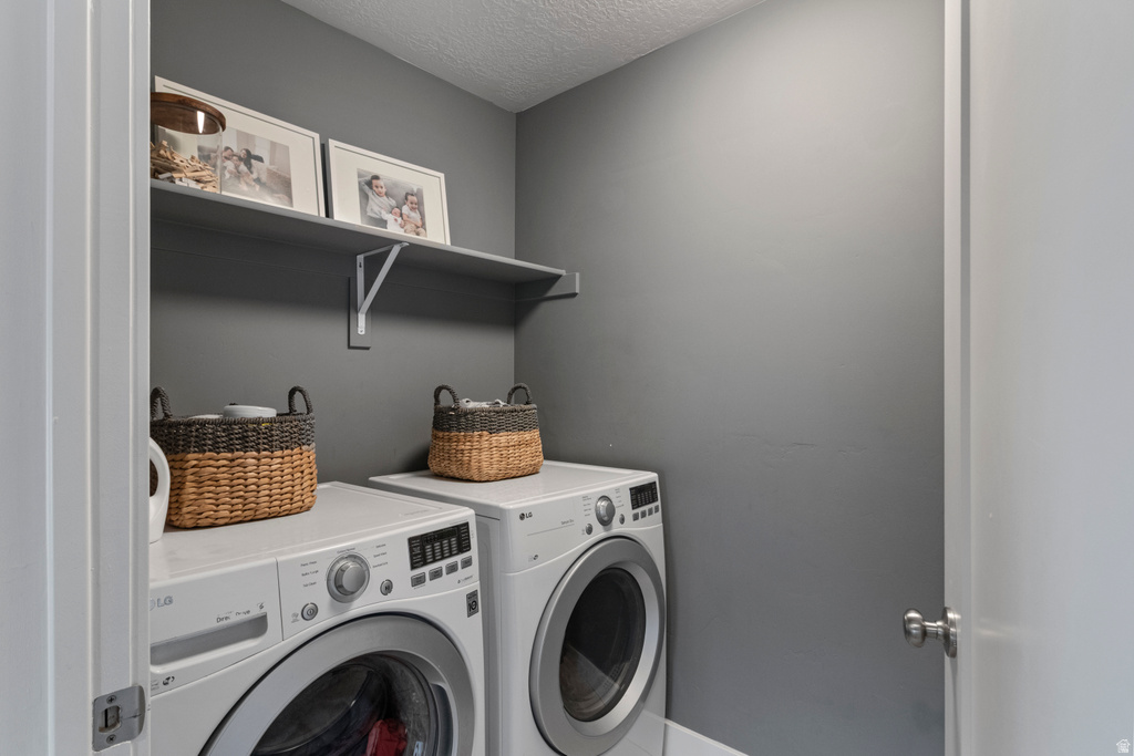 316 BELLA VIDA DR North Salt Lake, UT 84054