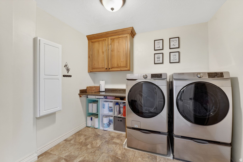 3372 W WATERBRIDGE CV South Jordan, UT 84095