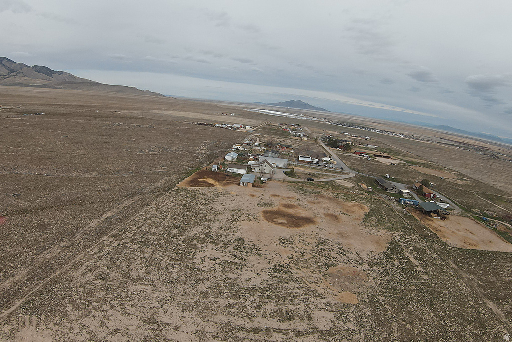 16 N TAYLOR RD Grantsville, UT 84029