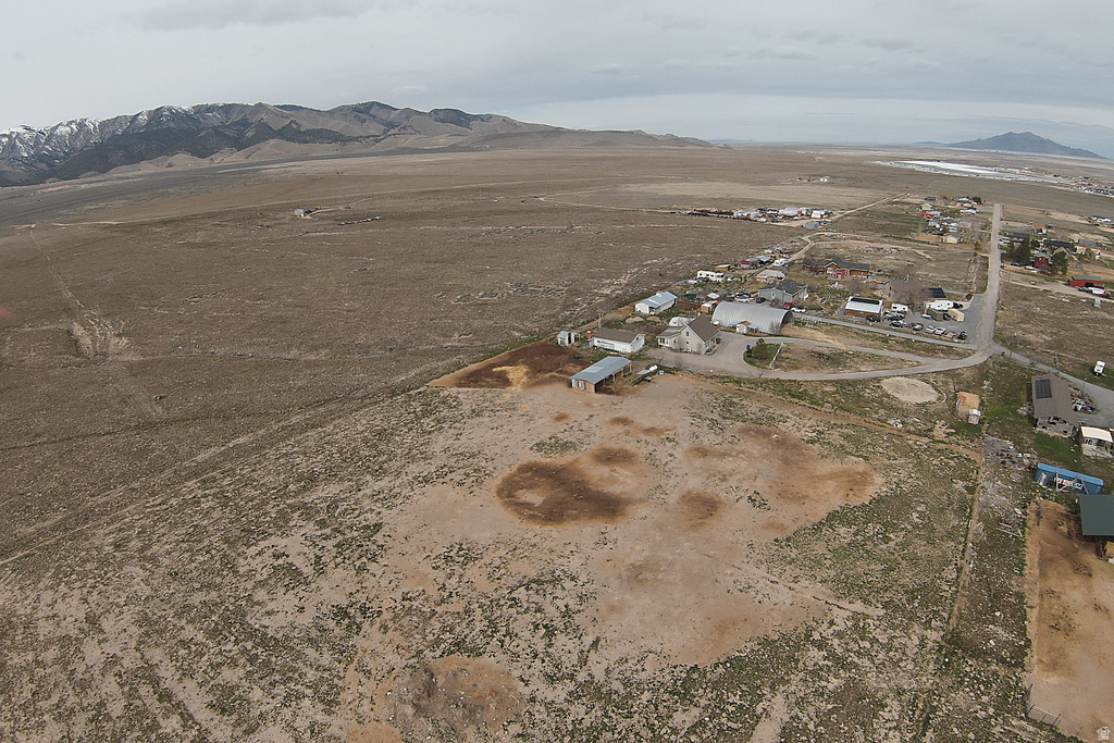 16 N TAYLOR RD Grantsville, UT 84029